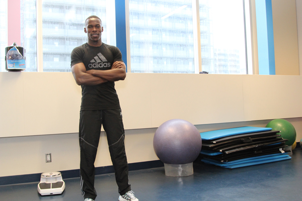 Ugandan long-distance runner relieves stress and depression through sport. Photo: Michael Nguyen/The Dialog