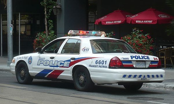 Photo of Toronto police car by Secondarywaltz/Wikipedia Commons. CC 3..0
